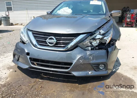 2017 Nissan Altima 2.5/2.5 S/2.5 Sl/2.5 Sr/2.5 Sv из США, поврежденный, VIN 1N4AL3AP2HC284580